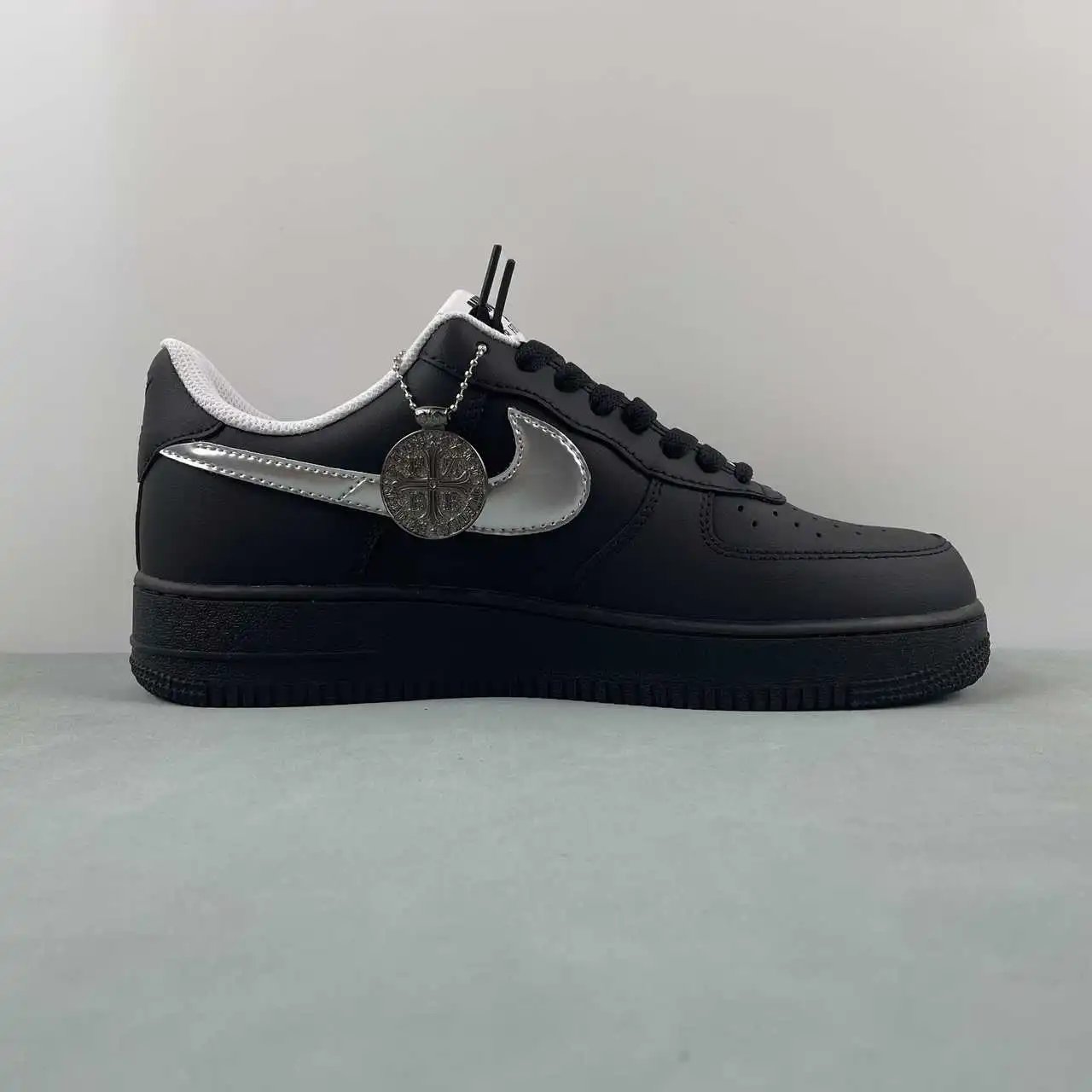 Nike Air Force 1 FQ4296-101 thumbnail 4