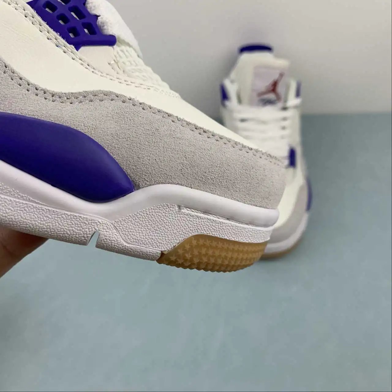 AJ4 × Nike SB DR5415-102 7
