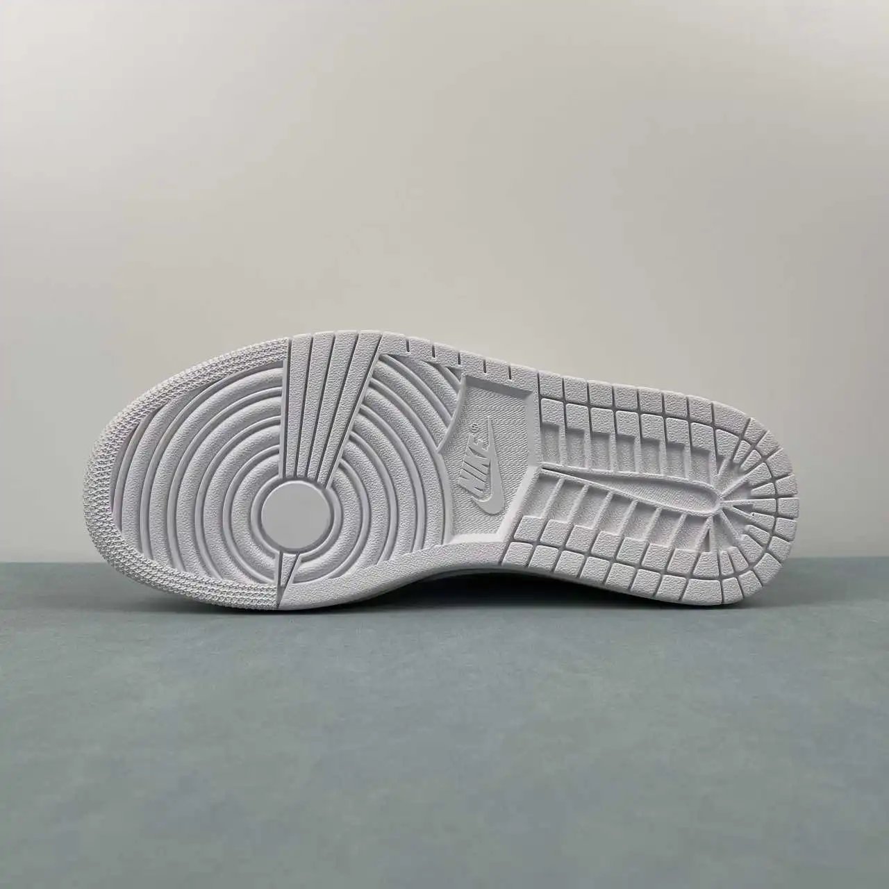 Air Jordan 1 Low CQ4277-113 11