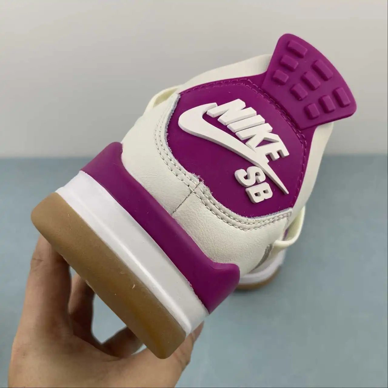 AJ4 × Nike SB DR5415-105 10