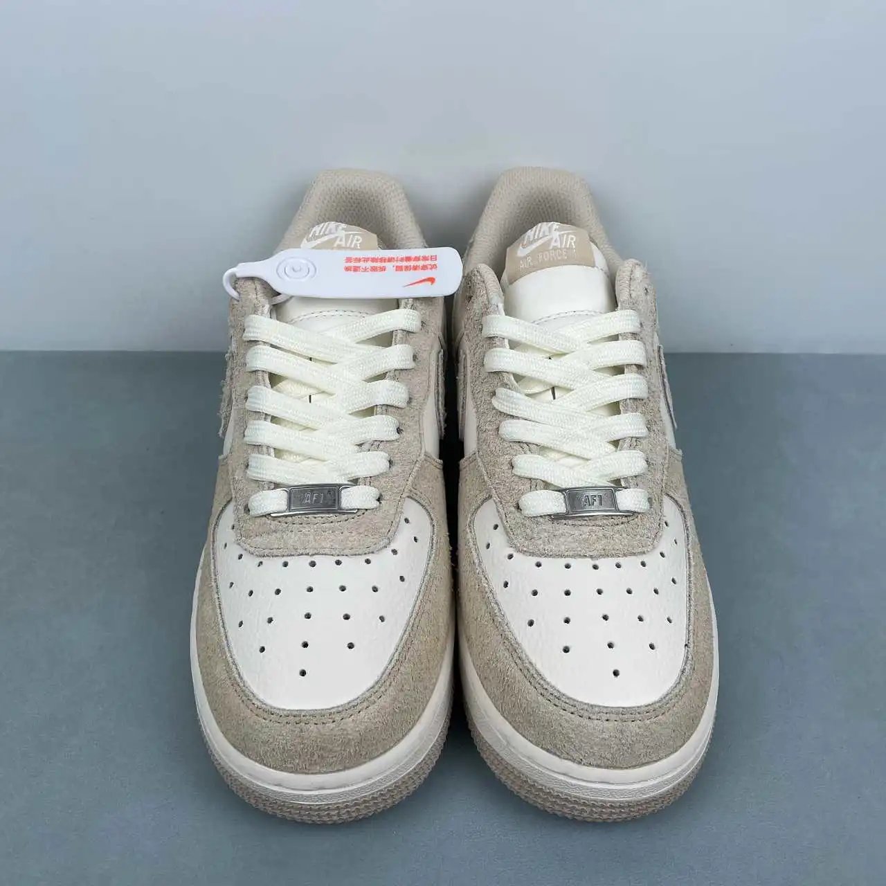 Nike Air Force 1 HQ3905-001 thumbnail 3