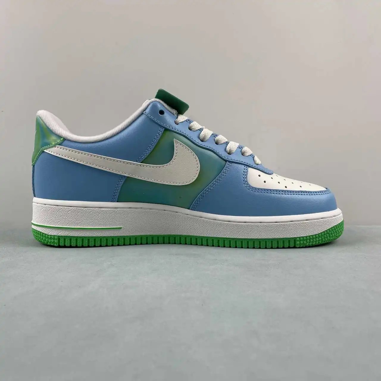 Nike Air Force 1 FZ4032-407 thumbnail 4