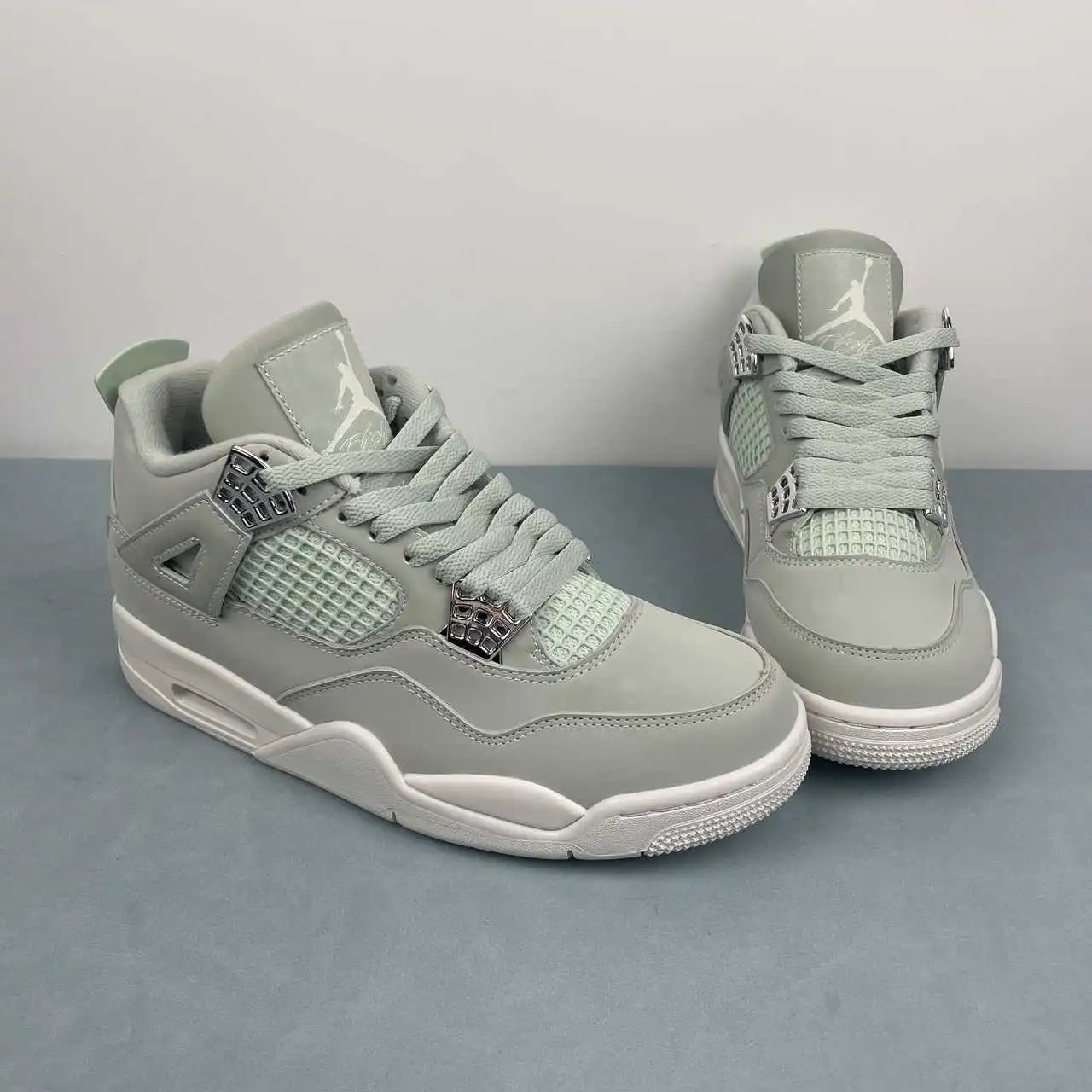 Air Jordan 4 HV0823-003 thumbnail 2