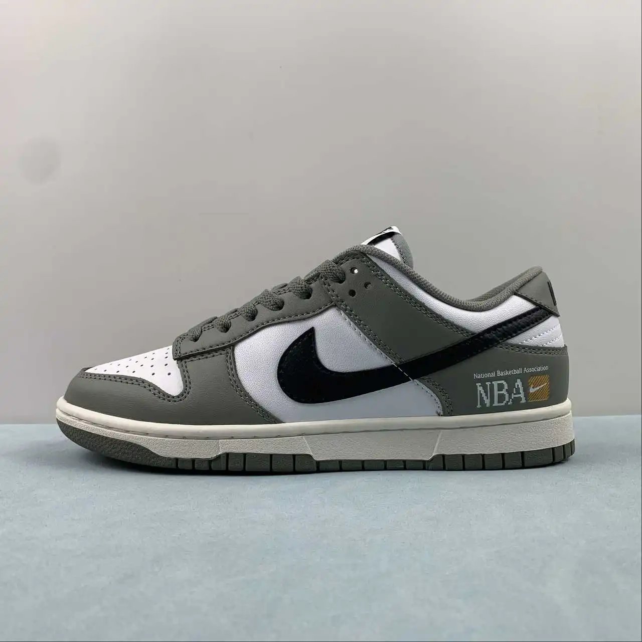 Nike Dunk Low FZ4624-001 thumbnail 4
