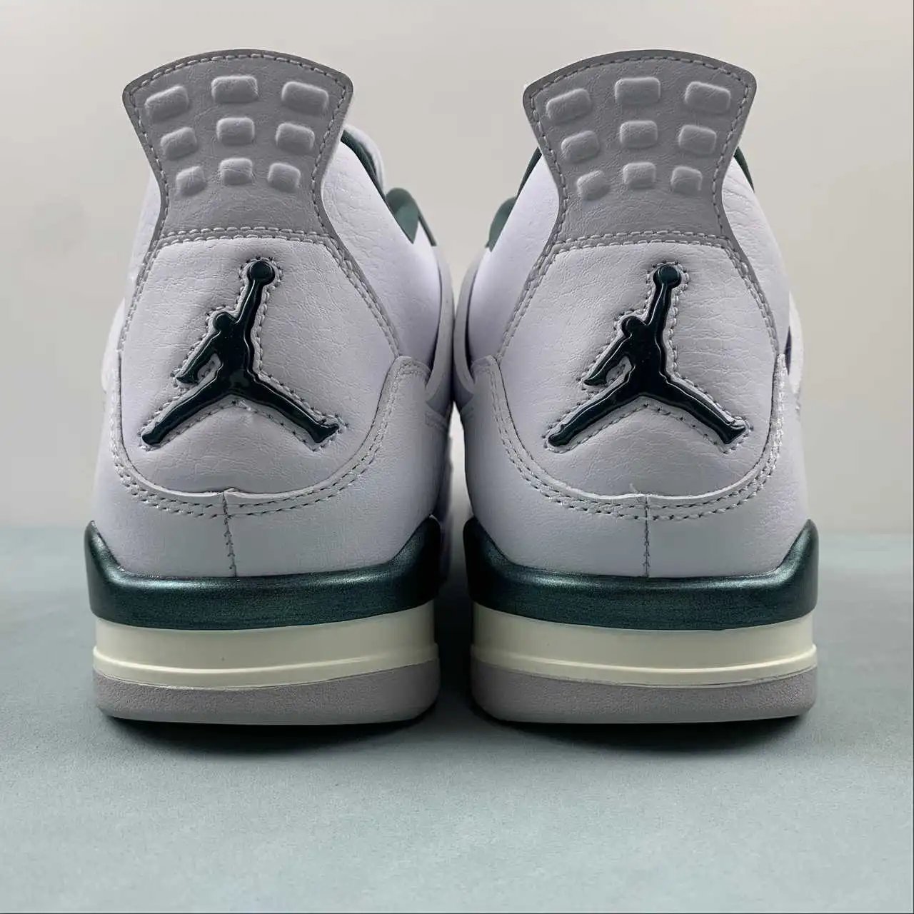 Air Jordan 4 FQ8138-103 thumbnail 3