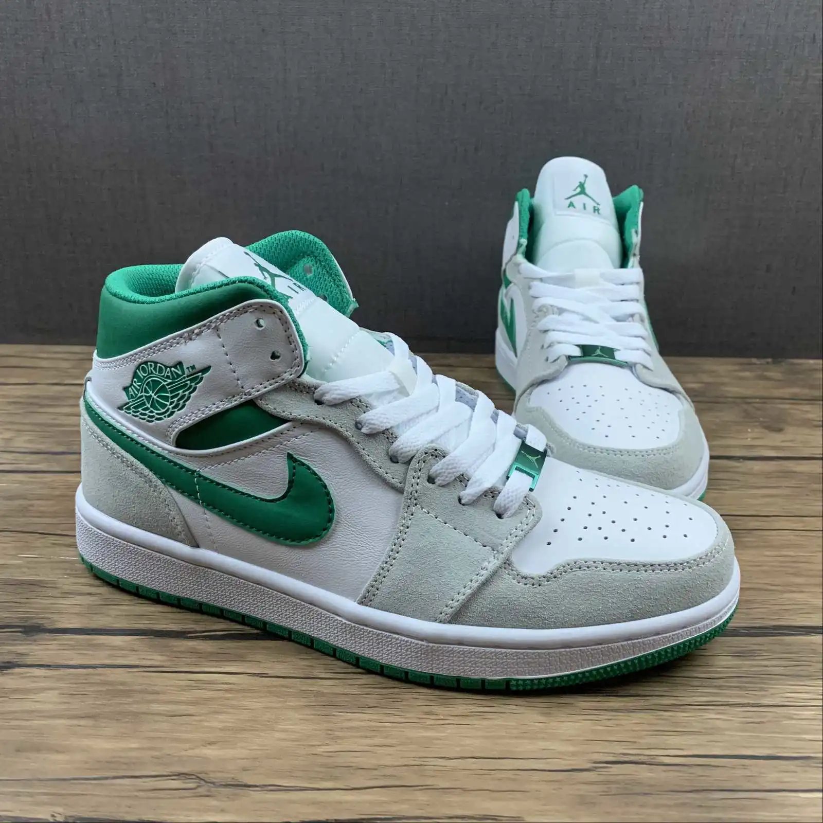 AJ1 White Grey Green – DC9294-103 thumbnail 2