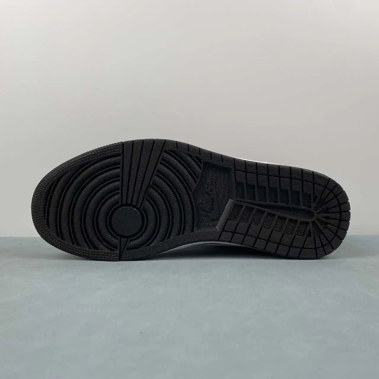 Air Jordan 1 Low 53558-042 11