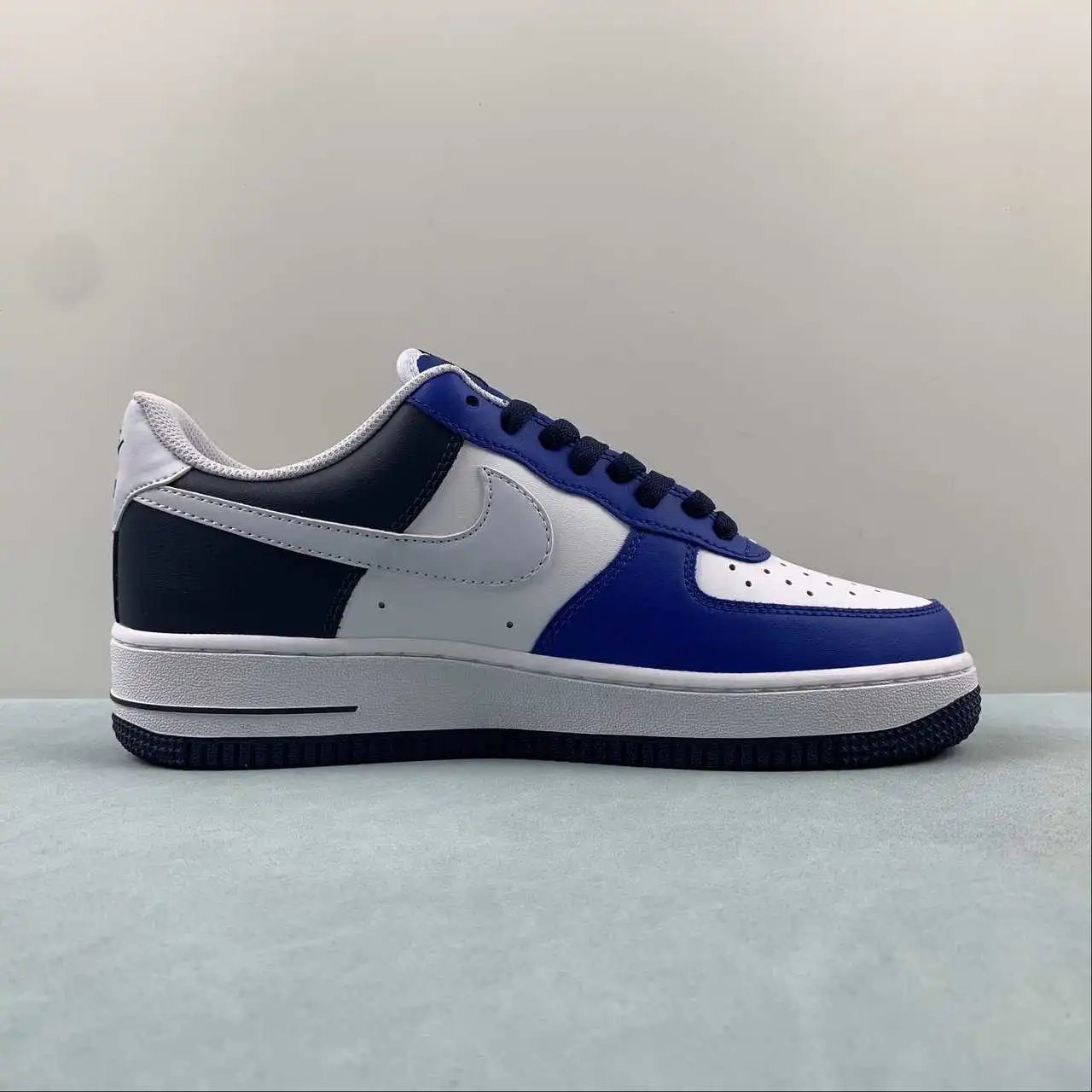 Nike Air Force 1 FQ8825-100 thumbnail 4