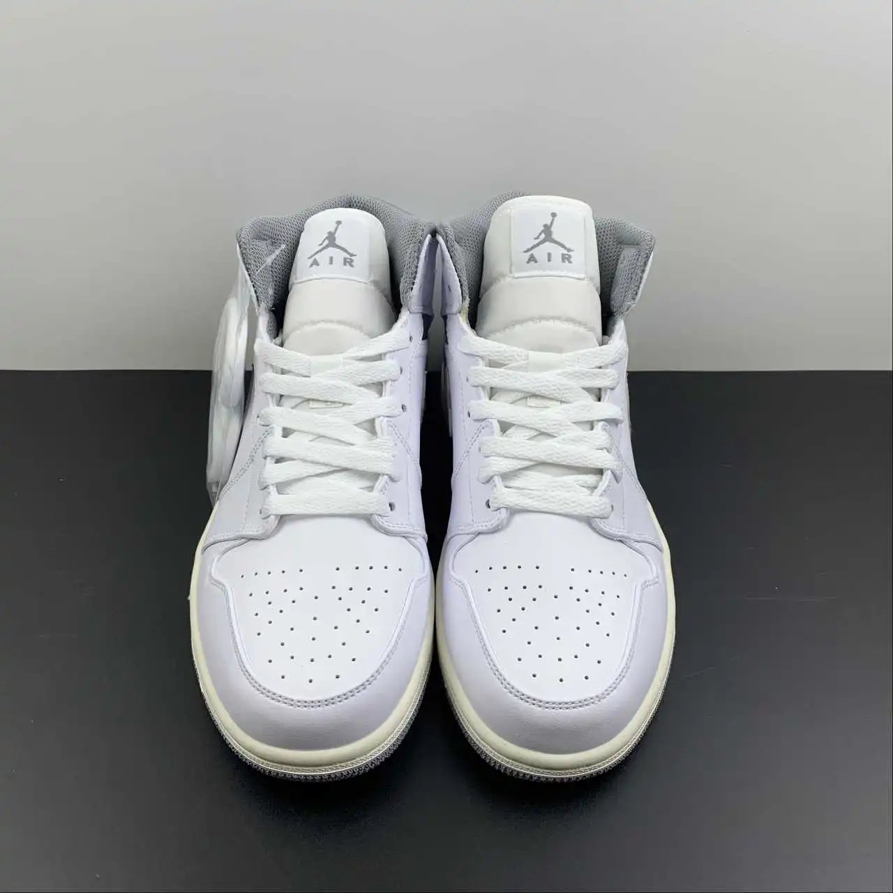 AJ1 Retro Grey thumbnail 3