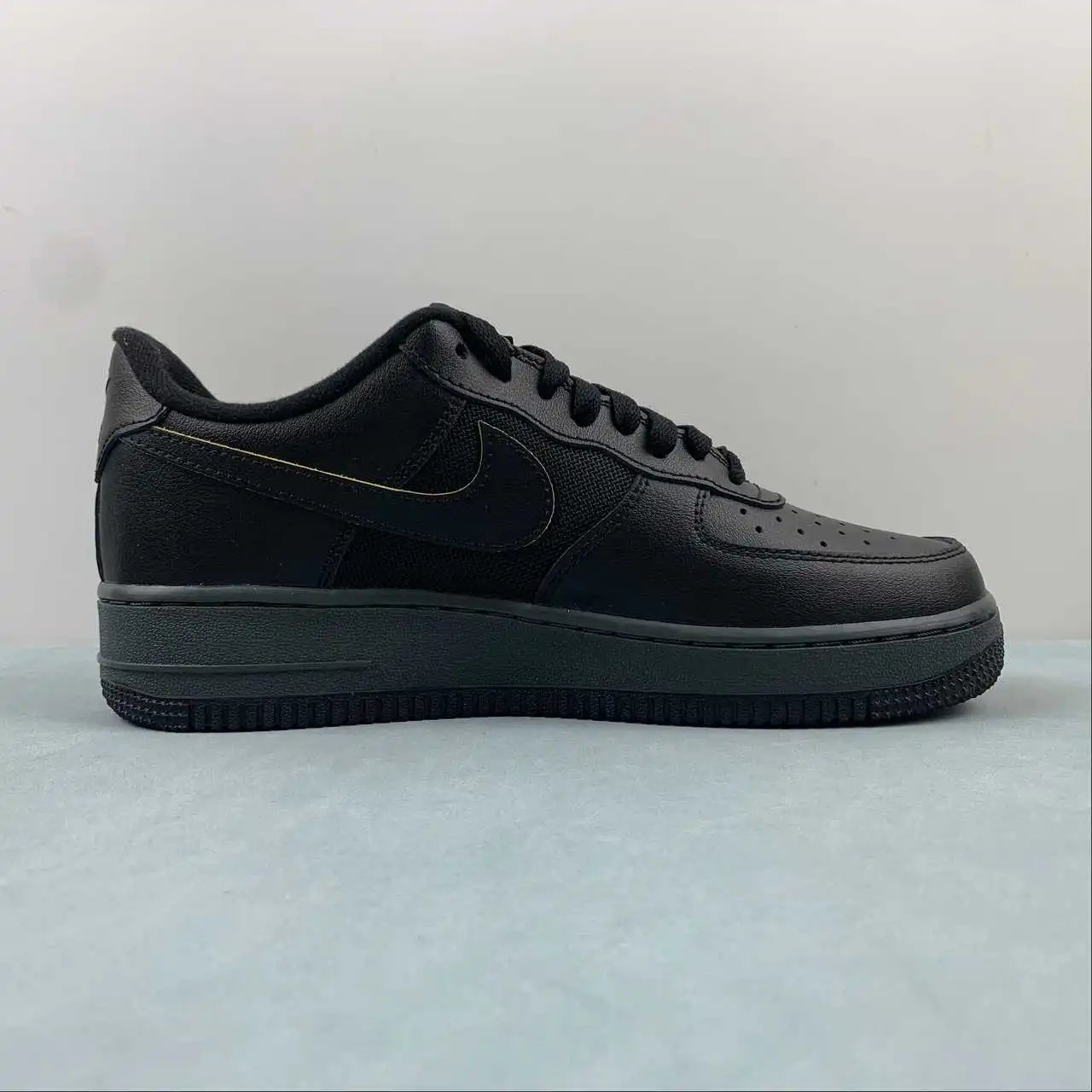 Nike Air Force 1 FZ4617-001 thumbnail 4