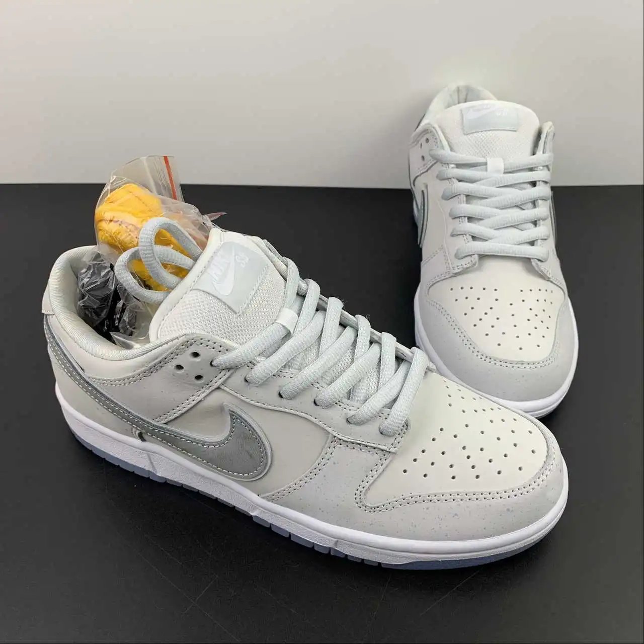 Nike Dunk Low FD8776-100 thumbnail 2