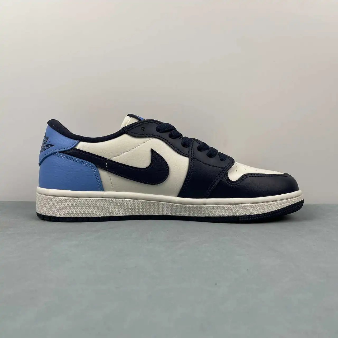 Air Jordan 1 Low CZ0790-400 6