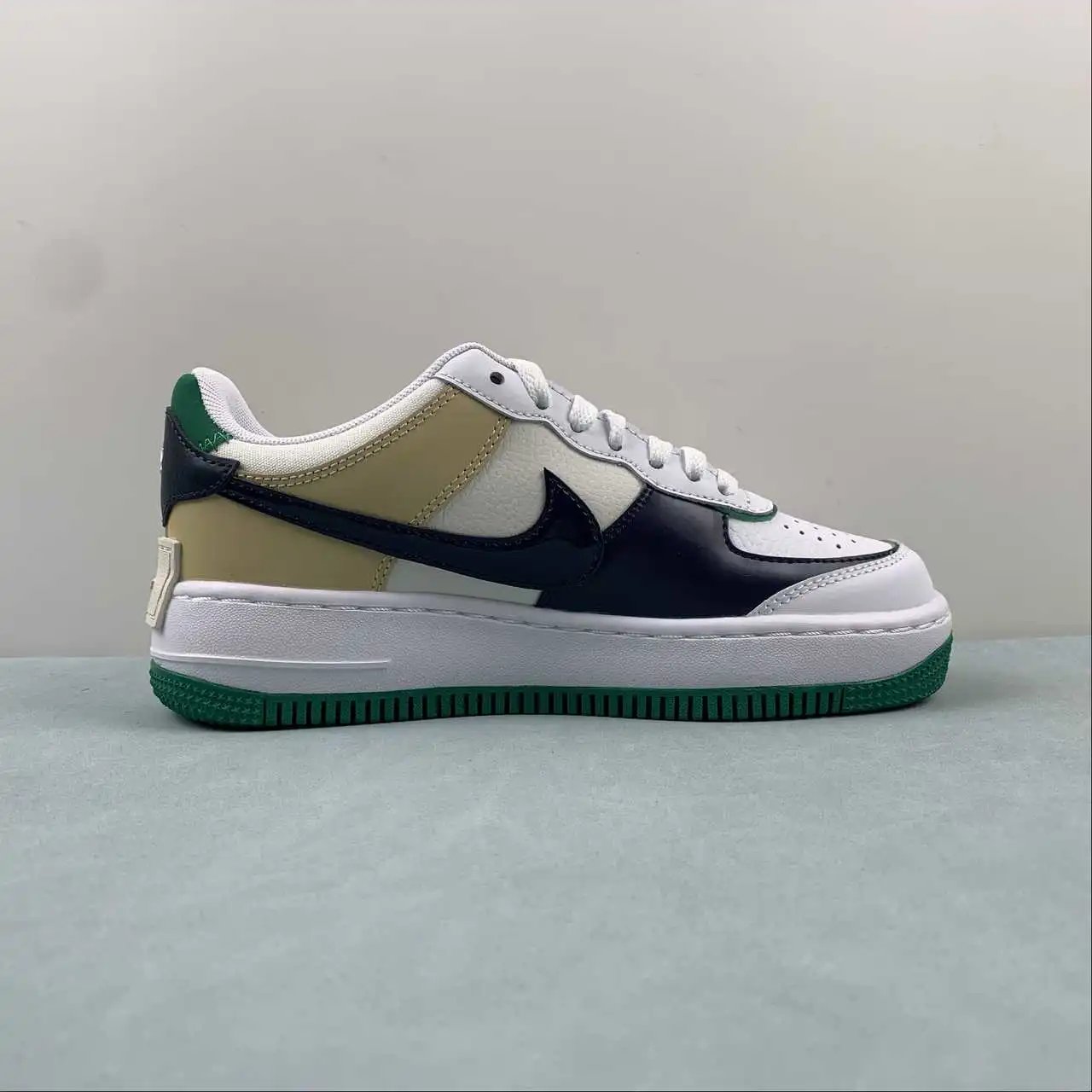 Nike Air Force 1 DZ1847-102 thumbnail 4