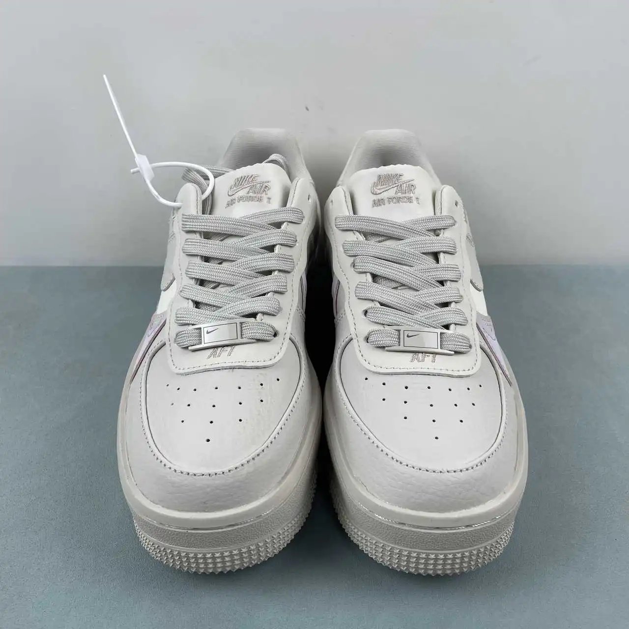 Nike Air Force 1 DJ9946-108 thumbnail 3