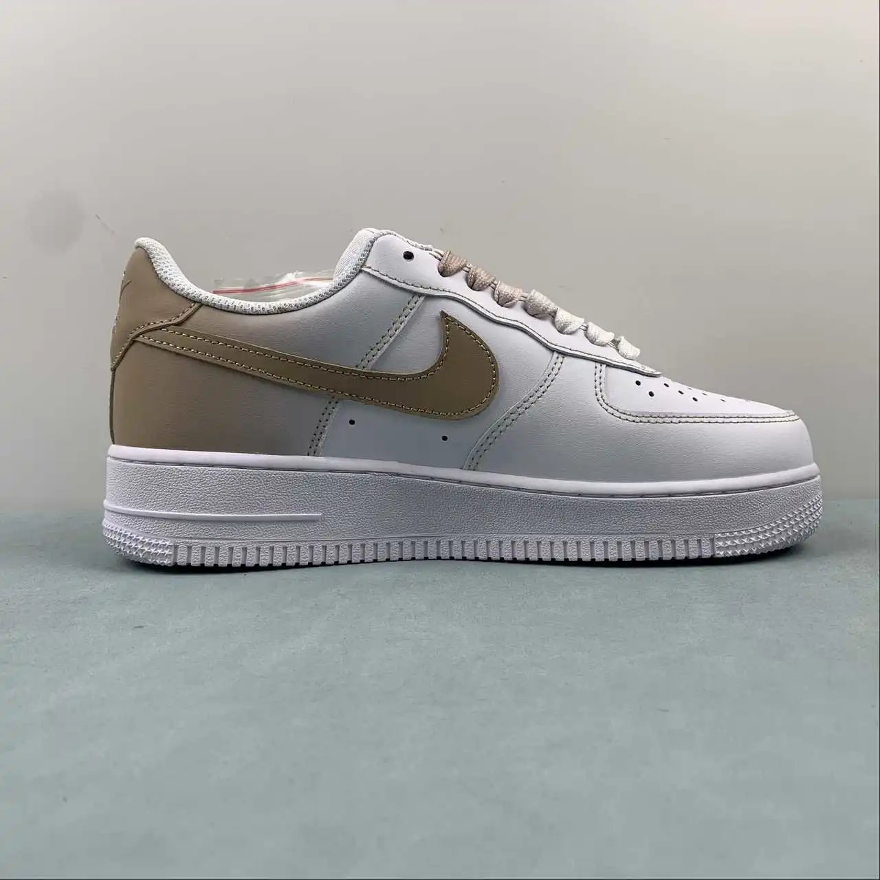 Nike Air Force 1 FN0366-104 thumbnail 4