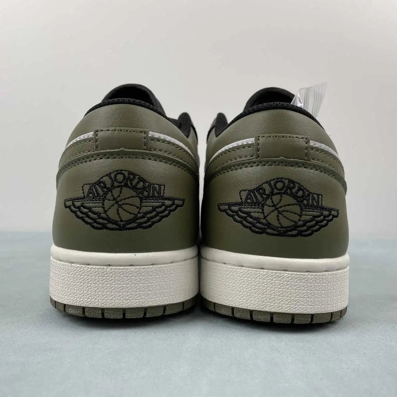 Air Jordan 1 Low 553558-092 thumbnail 4