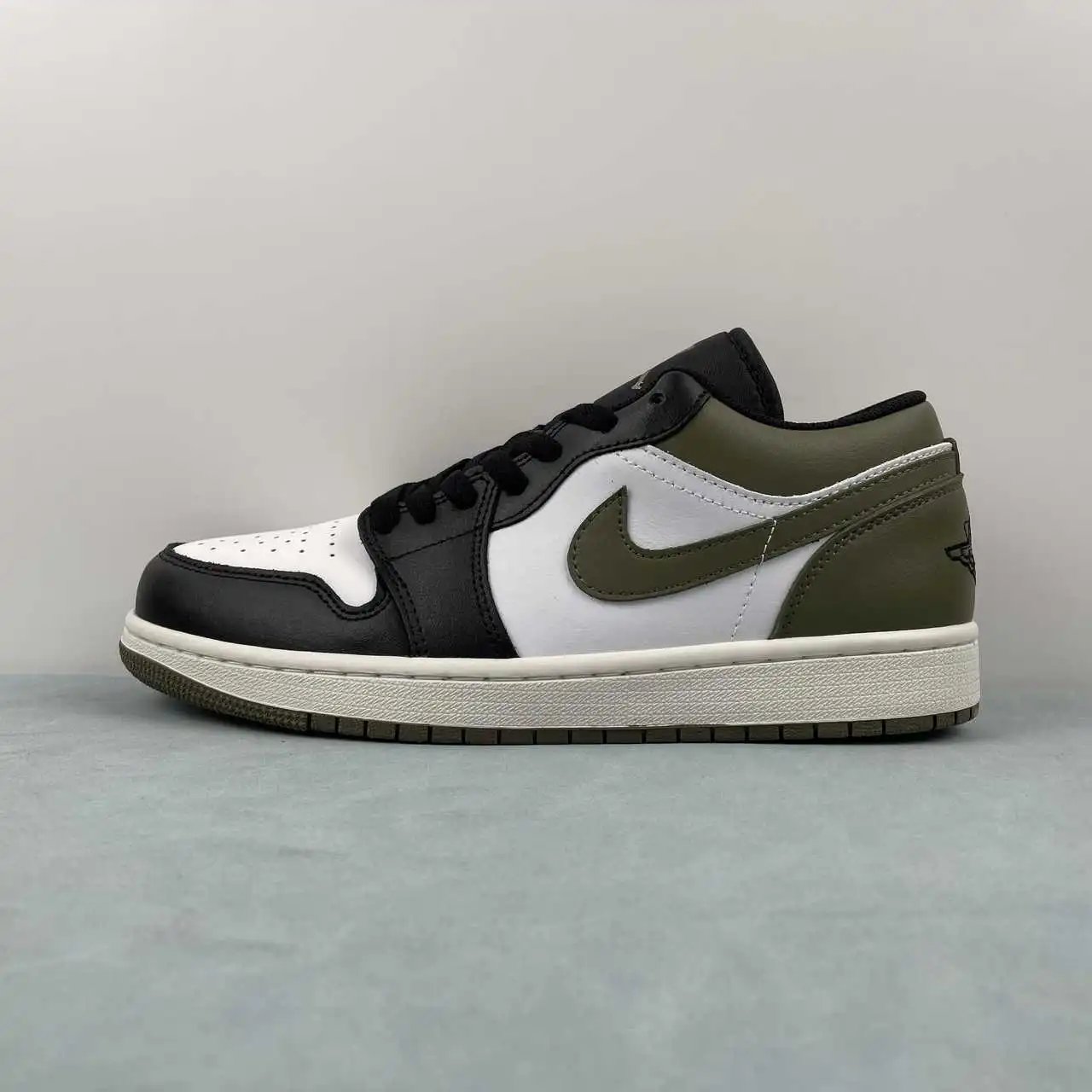 Air Jordan 1 Low 553558-092 5