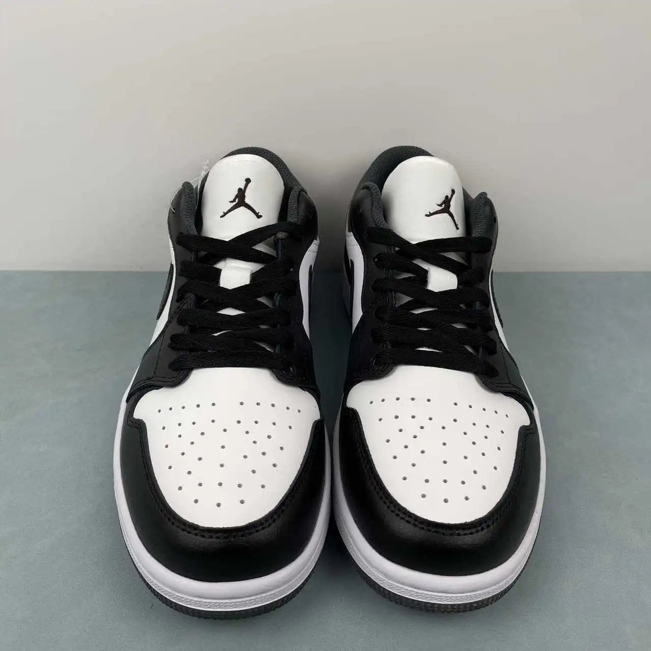 Air Jordan 1 Low 553558-152 thumbnail 3
