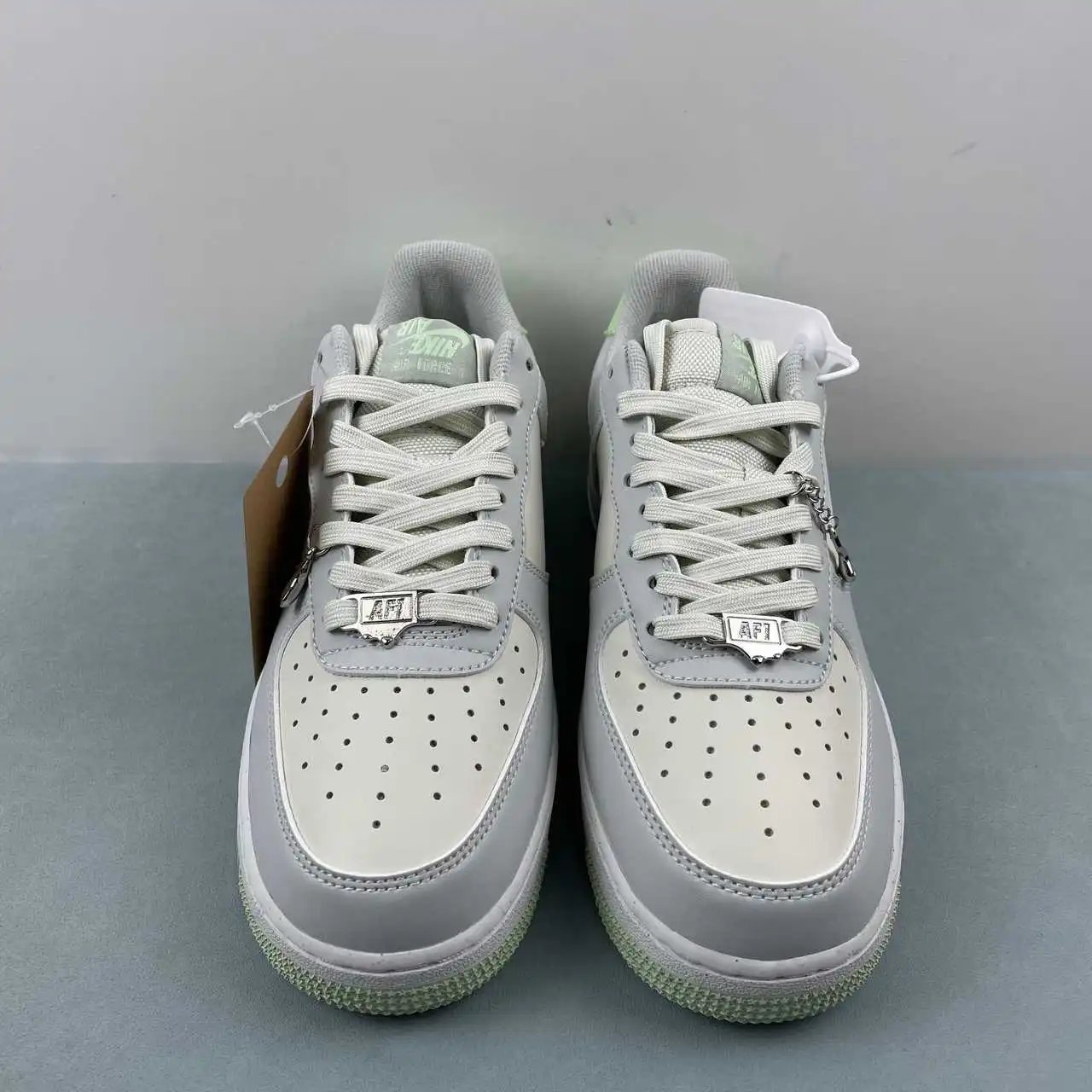 Nike Air Force 1 FN8540-001 thumbnail 3