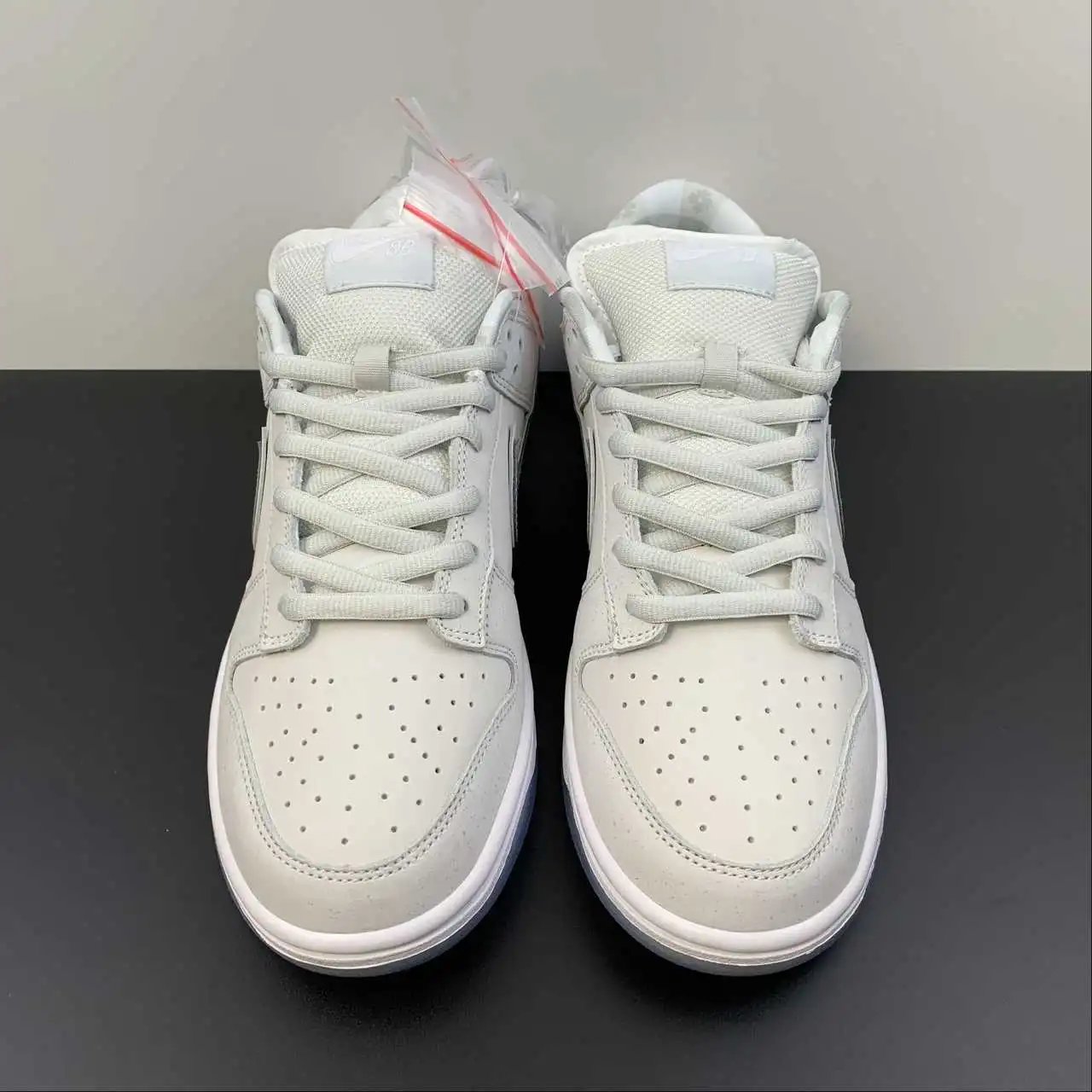 Nike Dunk Low FD8776-100 thumbnail 3