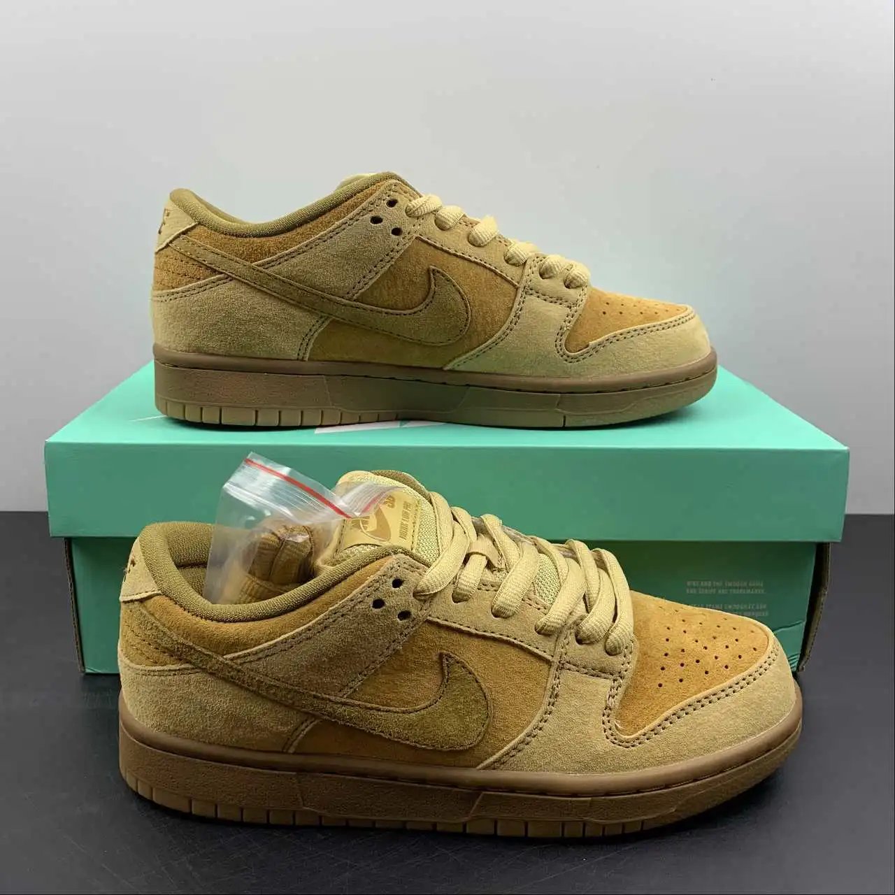 Nike Dunk Low 883232-700