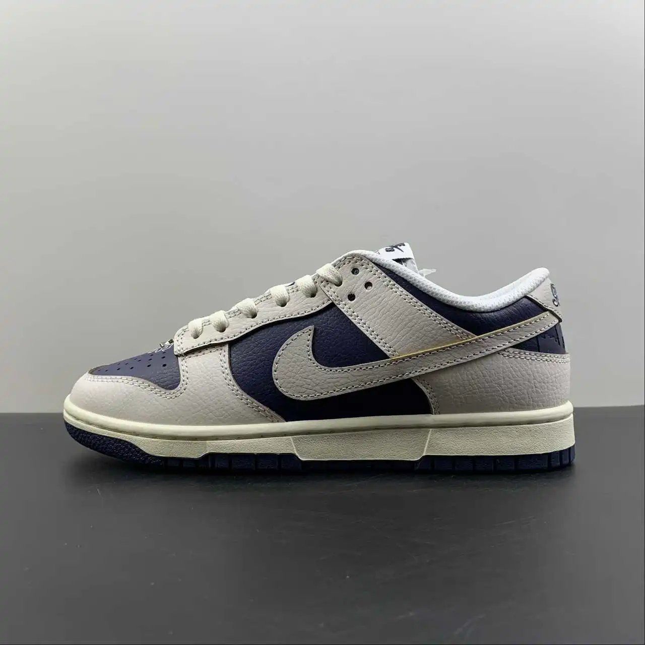 Nike Dunk Low FD8775-100 thumbnail 4