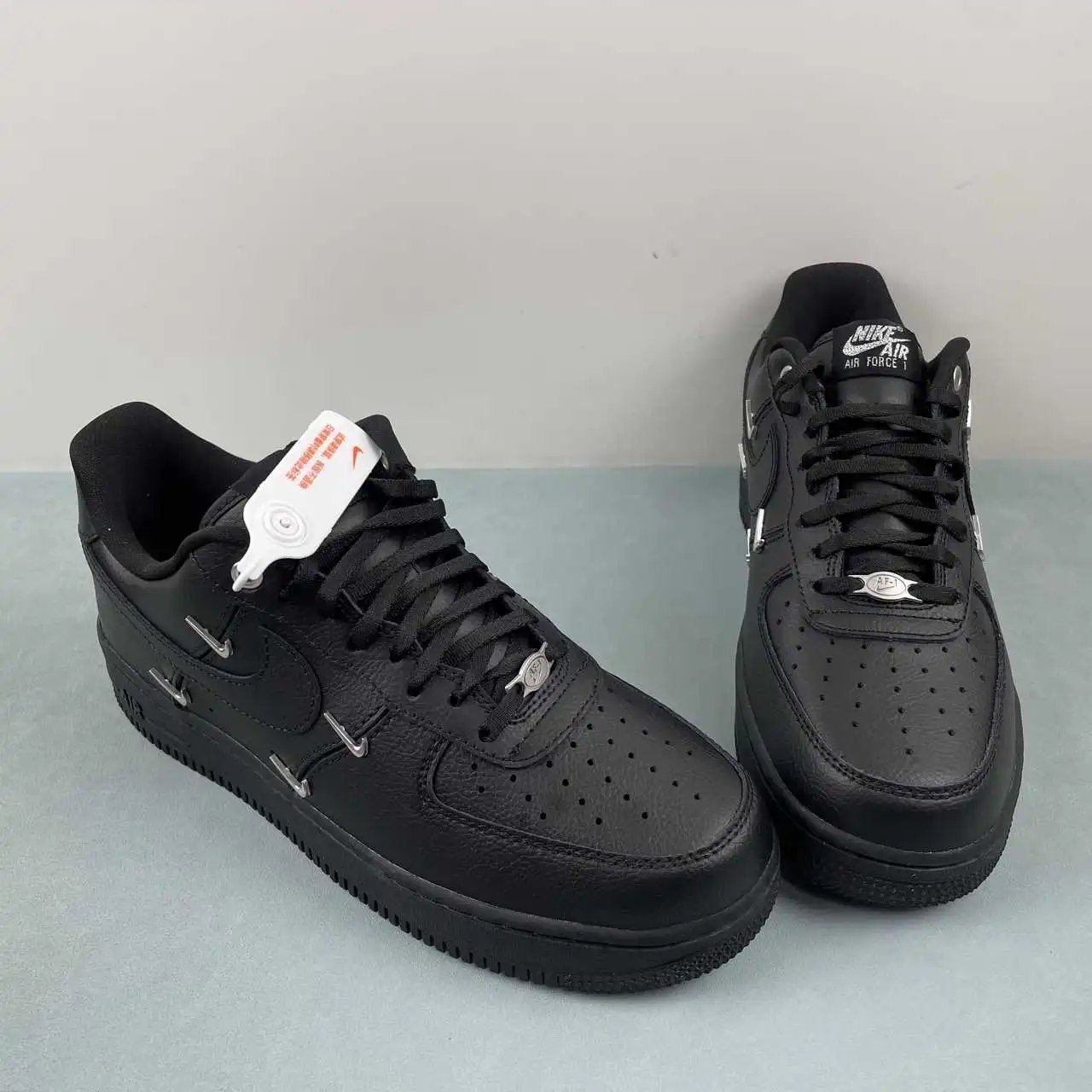 Nike Air Force 1 HQ1180-001 thumbnail 2