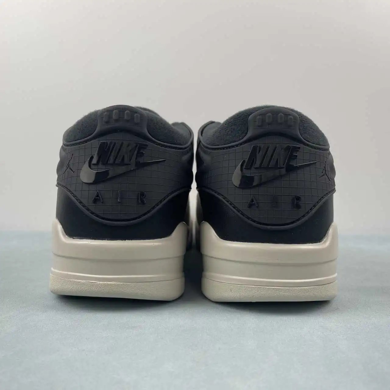 Air Jordan 4 FQ7939-001 thumbnail 3