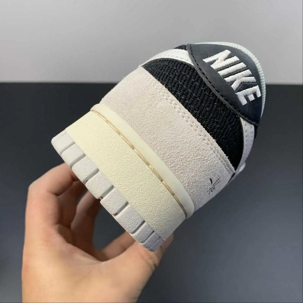 Nike Dunk Low DO9776-001 10