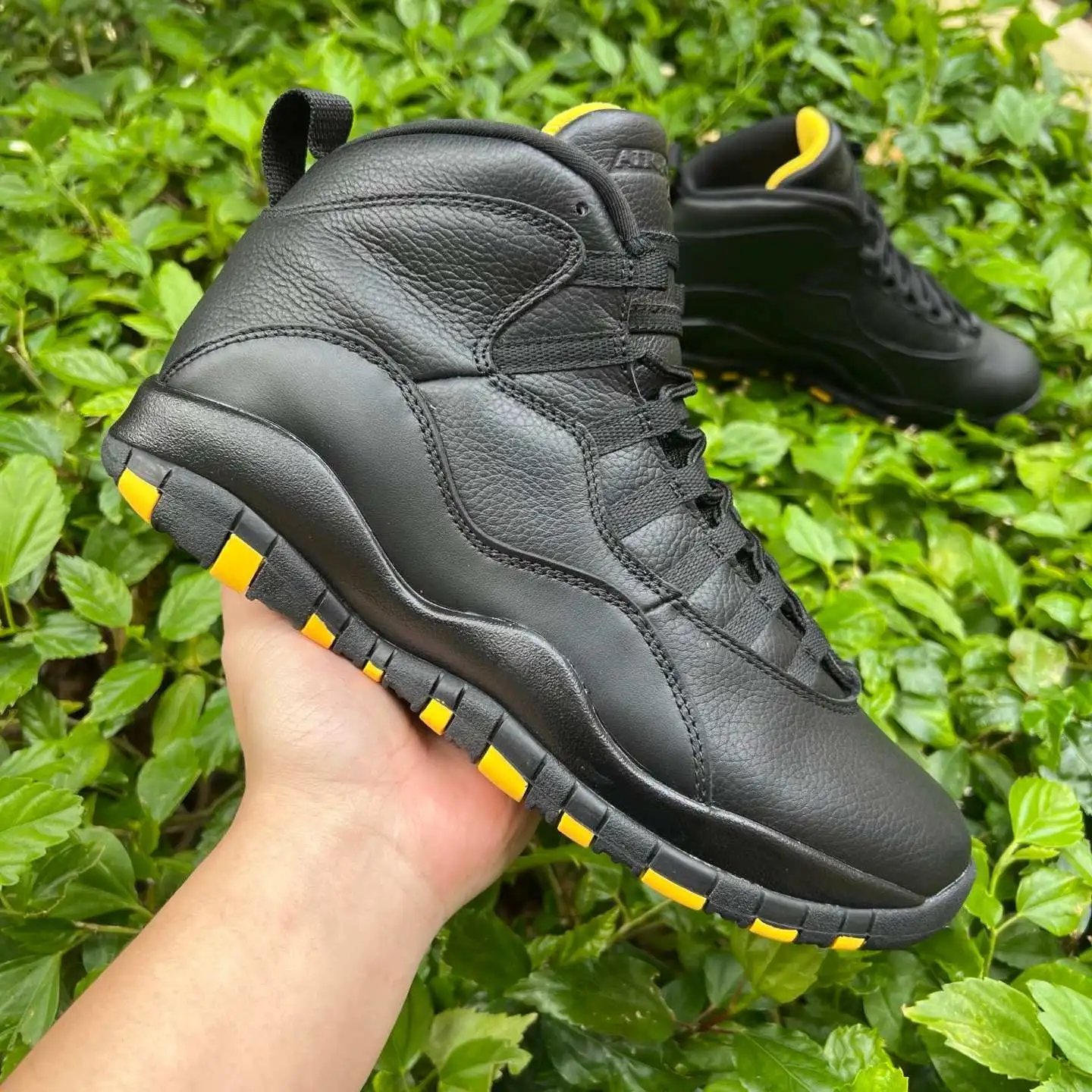 Air Jordan 10 HJ6779-001 thumbnail 2