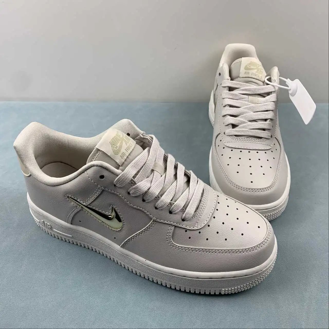 Nike Air Force 1 AO3814-001 thumbnail 2