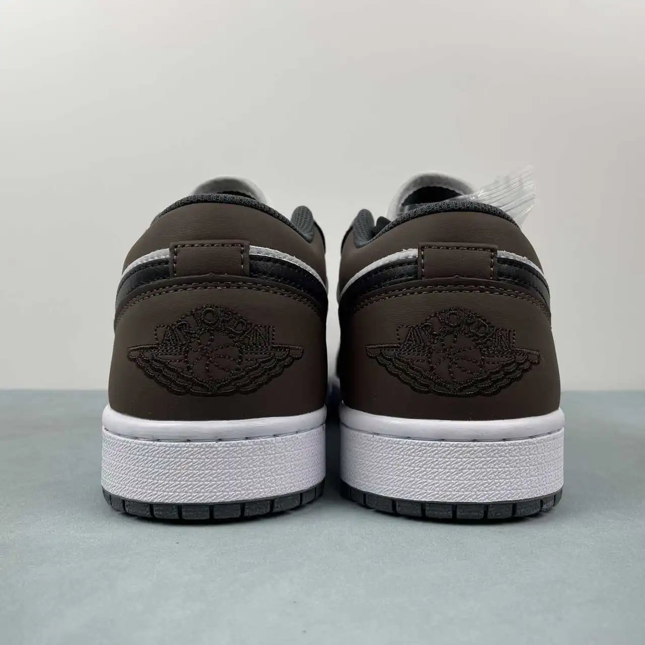 Air Jordan 1 Low 553558-152 thumbnail 4