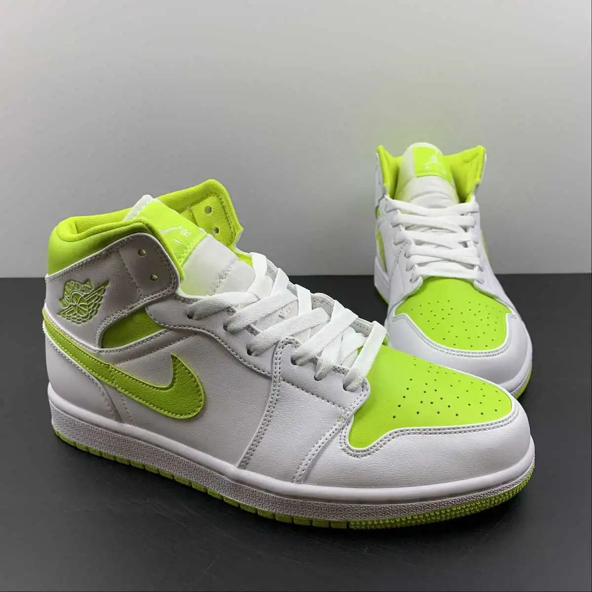 Air Jordan 1 Mid White Fluorescent Green – BQ6472-131 thumbnail 2