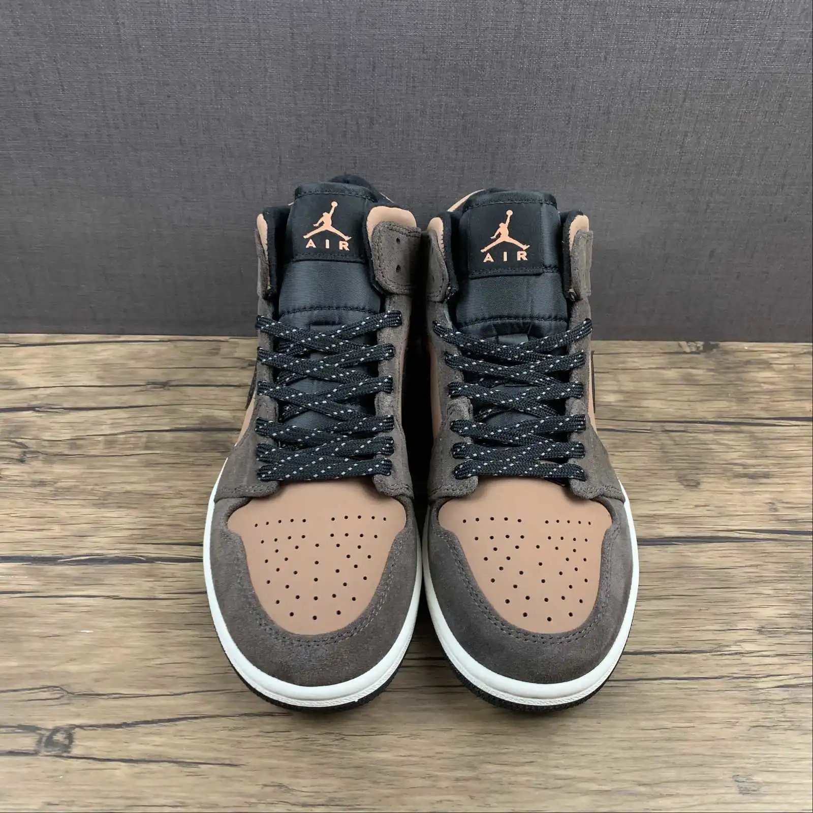 Air Jordan 1 Mid Earth Tone – DC7294-200 thumbnail 3