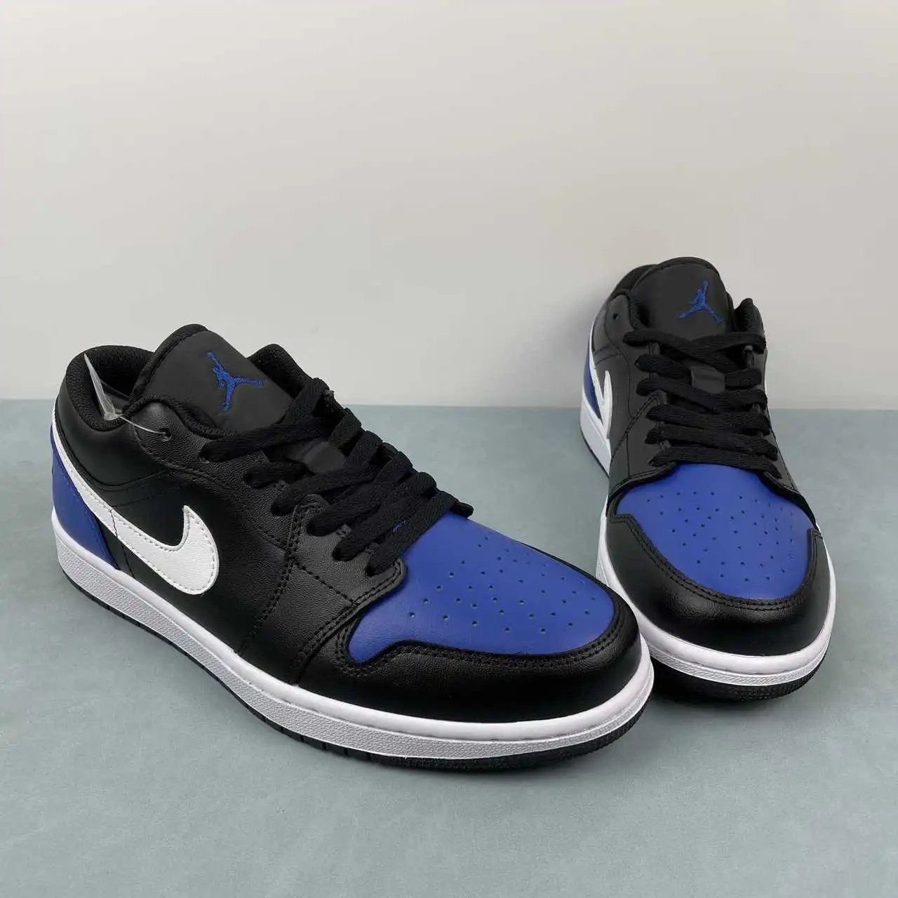 Air Jordan 1 Low 53558-042 thumbnail 2