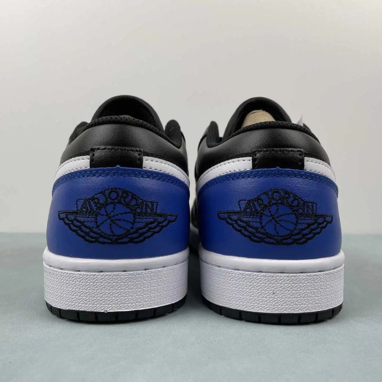 Air Jordan 1 Low 53558-042 thumbnail 4