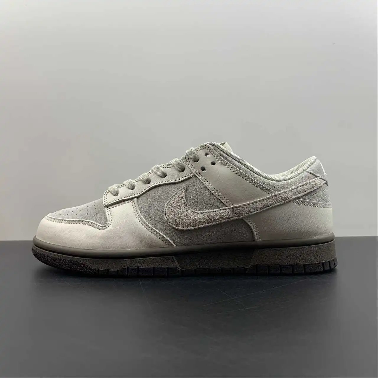 Nike Dunk Low FD9746-001 thumbnail 4