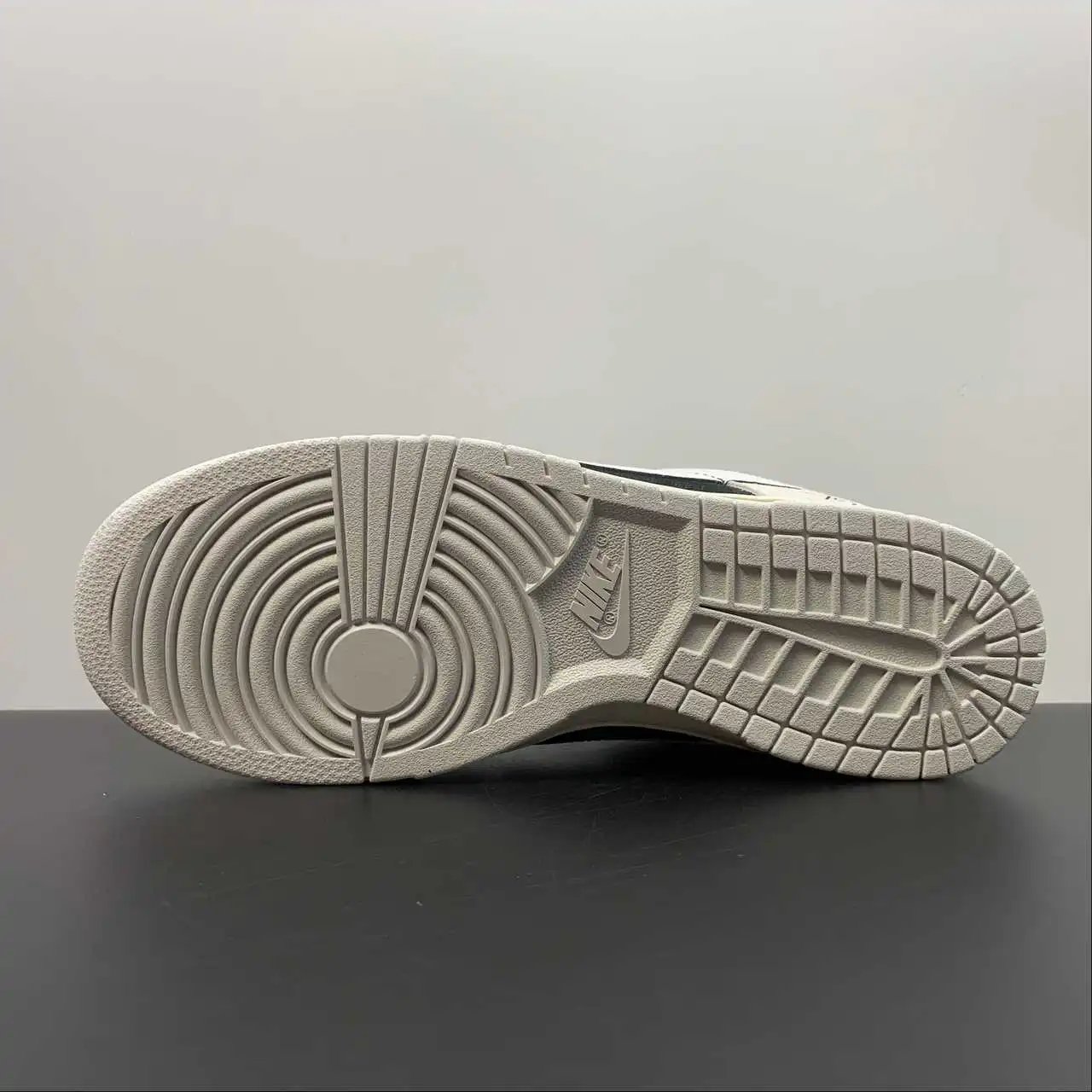 Nike Dunk Low DO9776-001 12