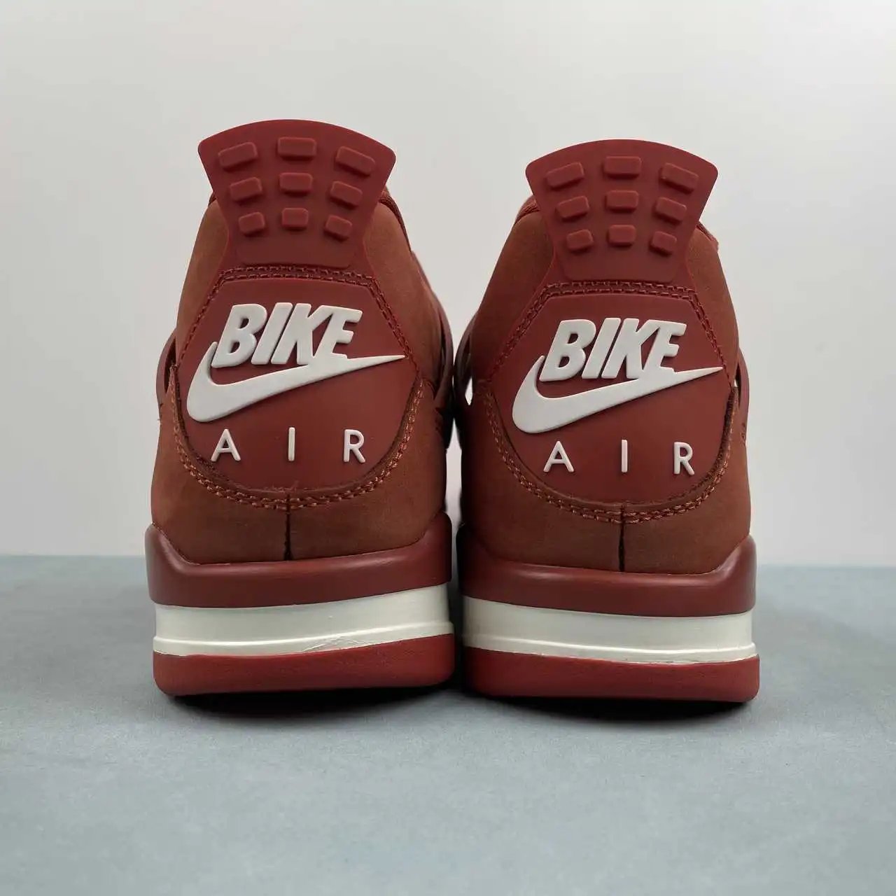 Air Jordan 4 HF4340-800 thumbnail 3