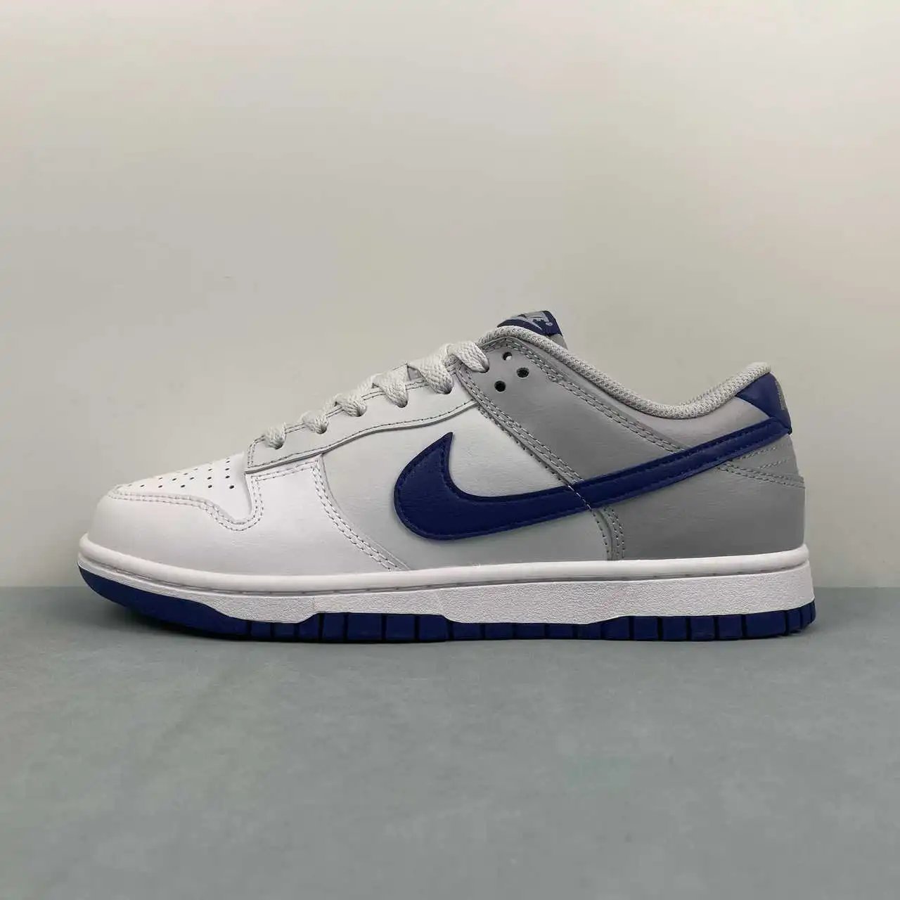 Nike Dunk Low White Grey Blue Color-Blocked thumbnail 4