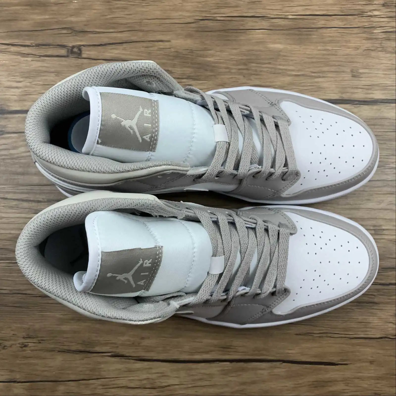 AJ1 Milk Tea Grey thumbnail 4