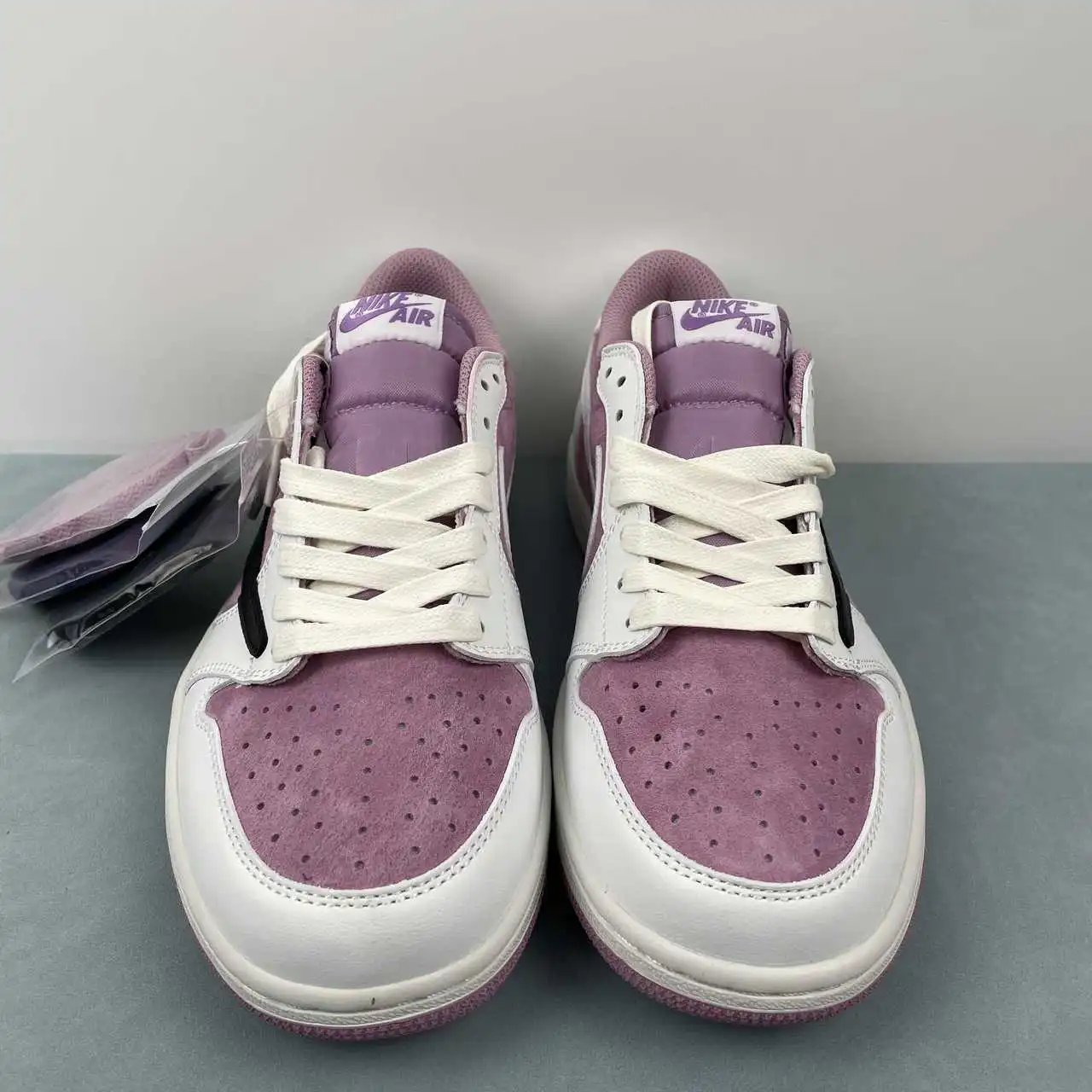 Air Jordan 1 Low CQ4277-119 thumbnail 3