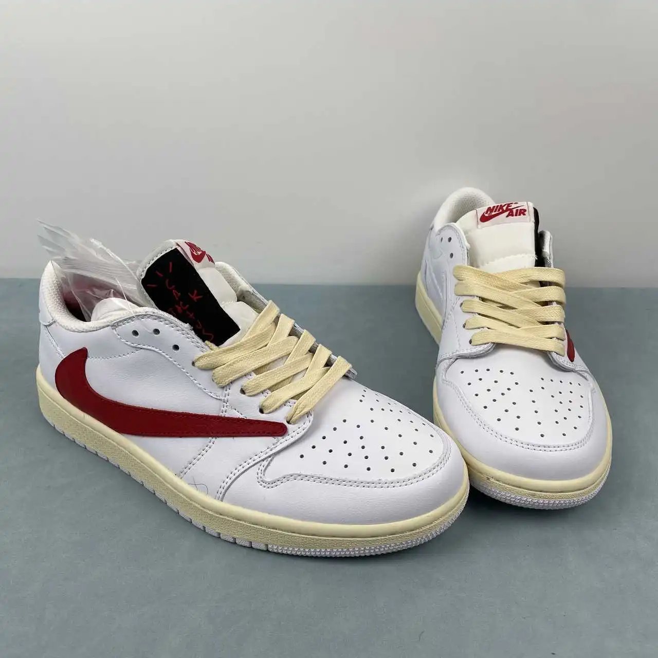 Air Jordan 1 Low CQ4277-113 thumbnail 2