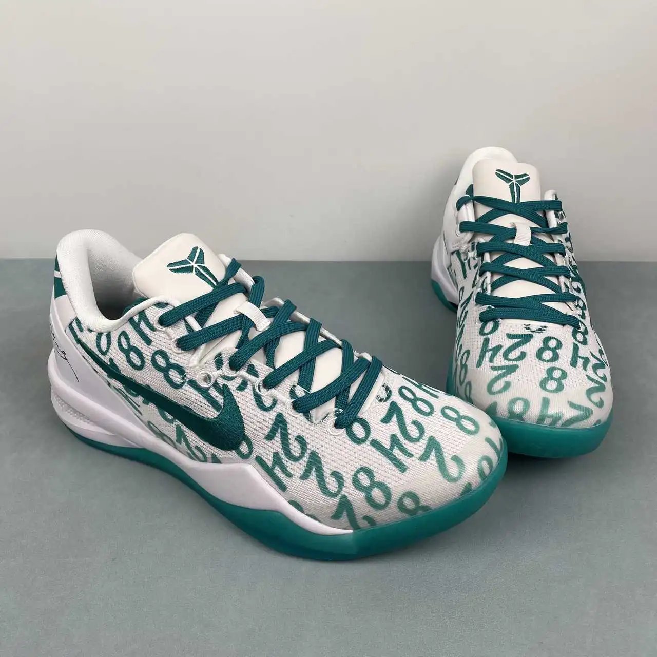 Nike Kobe FQ3549-101 thumbnail 2