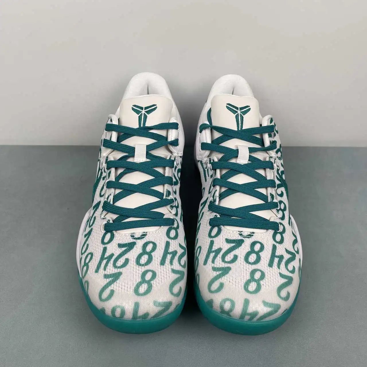 Nike Kobe FQ3549-101 thumbnail 4