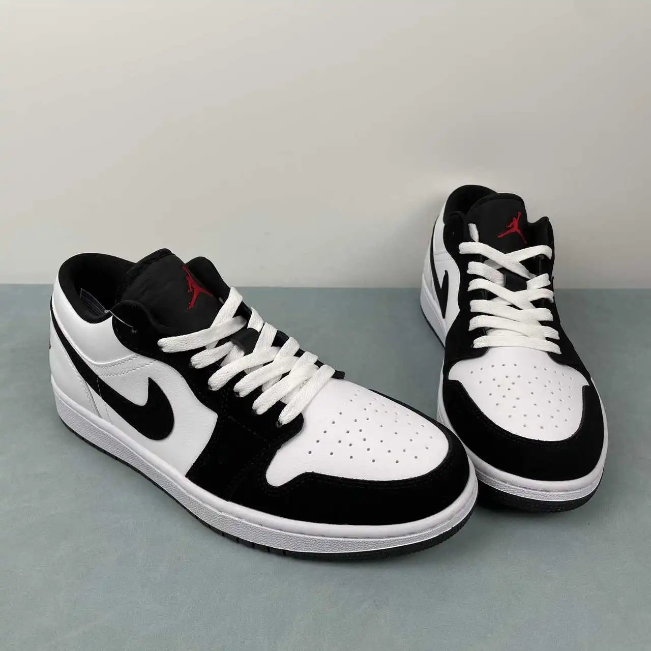Air Jordan 1 Low HF3188-106 thumbnail 2