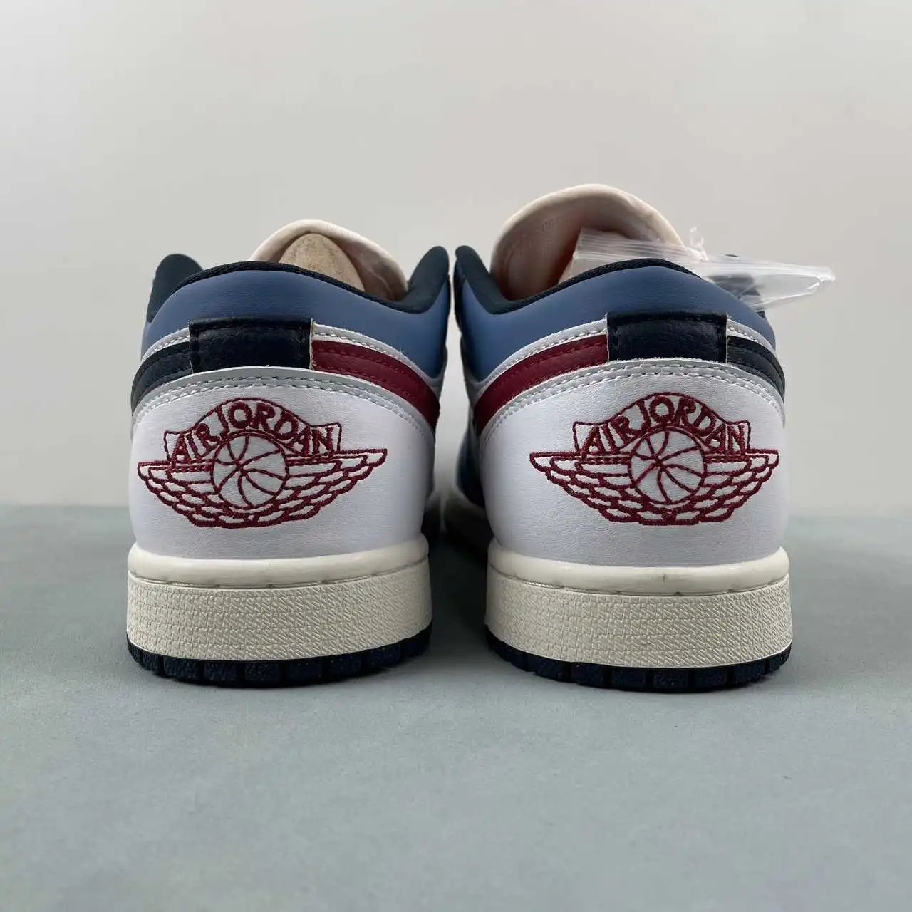 Air Jordan 1 Low HM3711-144 thumbnail 4