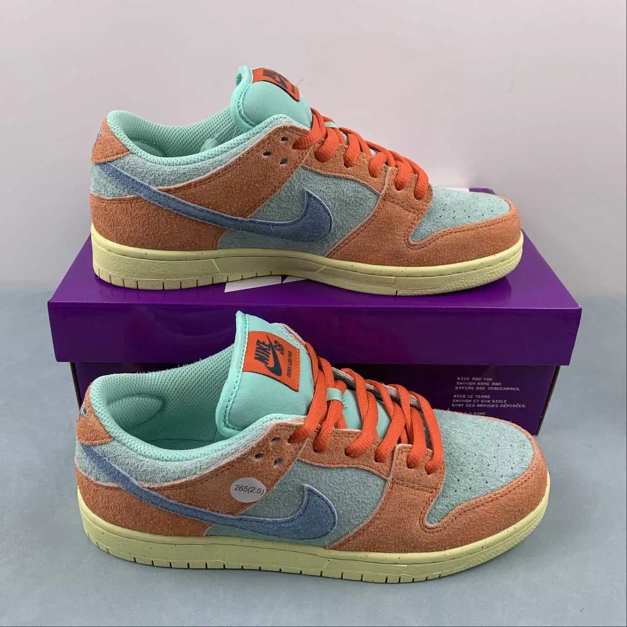 Nike Dunk Low DV5429-800