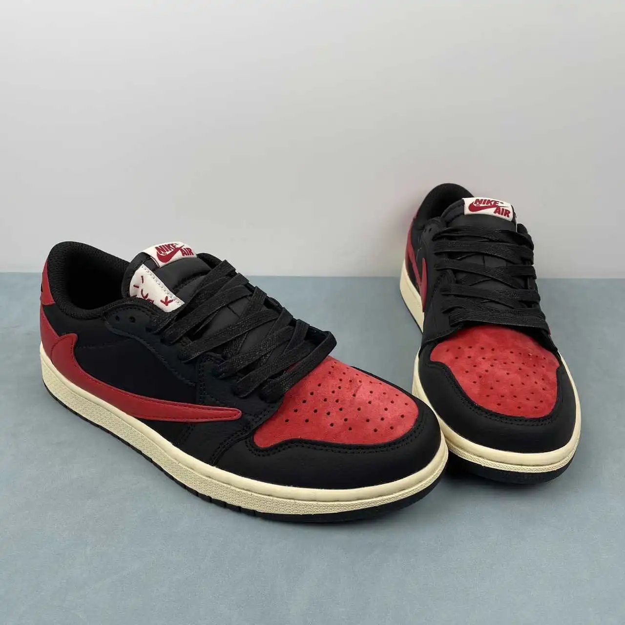 Air Jordan 1 Low DM7866-061 thumbnail 2