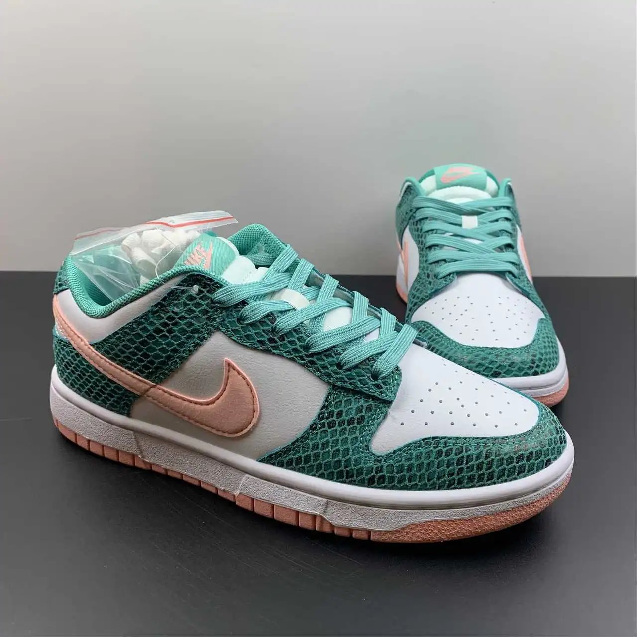 Nike Dunk Low DR8577-300 thumbnail 2